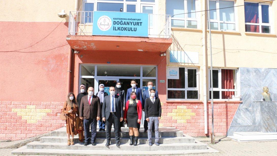 Kaymakamımız Sayın Tahir YILMAZ ve İlçe Milli Eğitim Müdürümüz Mehmet AZAK Doğanyurt İlkokulunu ziyaret ettiler.