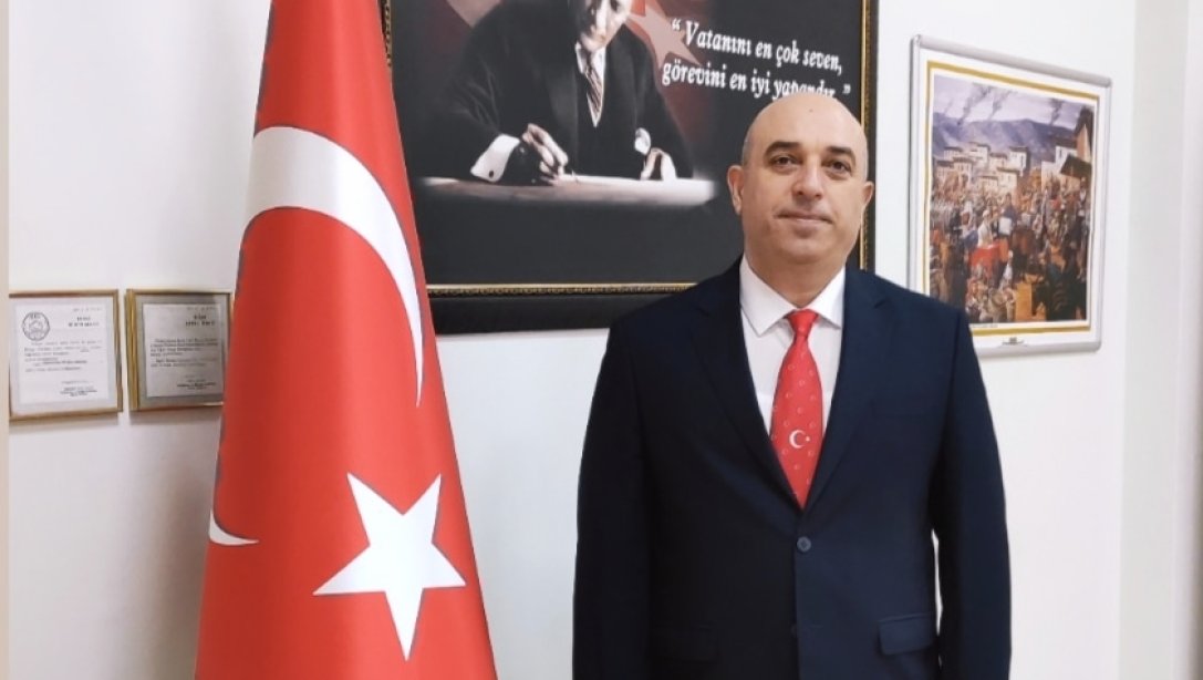 İlçe Milli Eğitim Müdürü Mehmet AZAK'ın 12 Mart İstiklal Marşının Kabulü ve Mehmet Akif Ersoy'u Anma Günü Mesajı